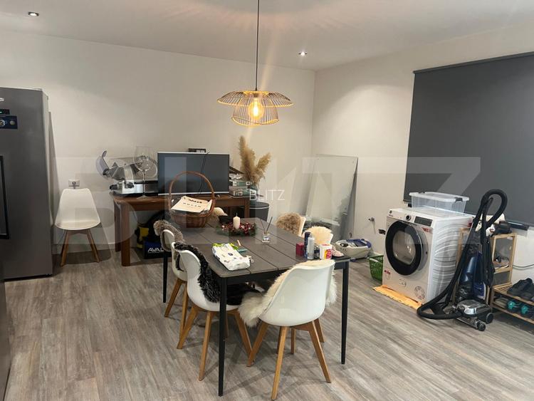 Casa 330 mp, teren 3.080 mp, zona Cosoveni