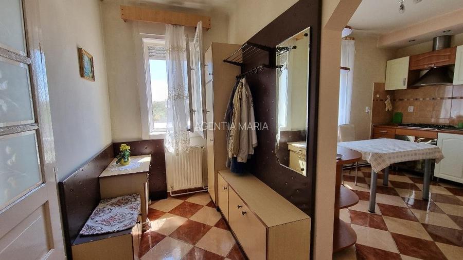 Etajul unei case- Apartament cu garaj si curte proprie - 9