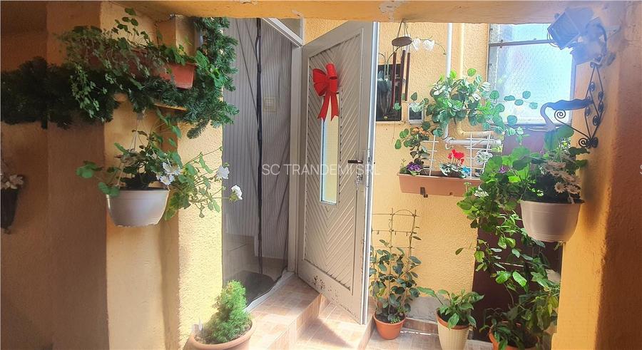 Oferta ! Imobil P+1 în zona Lupeni (reper supermarket Profi ) - 7