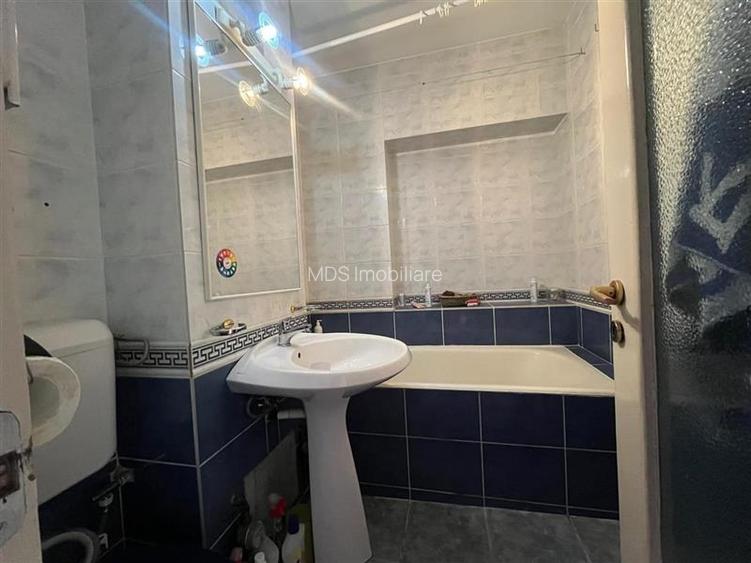 Decomandat cu 2 bai in bloc BCA - 5