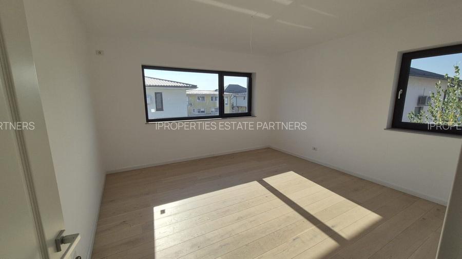 Vila de vanzare in Tunari - 14