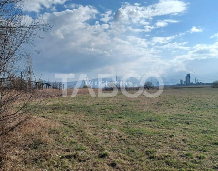 Teren intravilan 5300 mp cu potential de investitie zona U.P.R.U.C. - 2