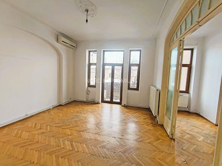 Un superb apartament 3 camere zona centrala - 8