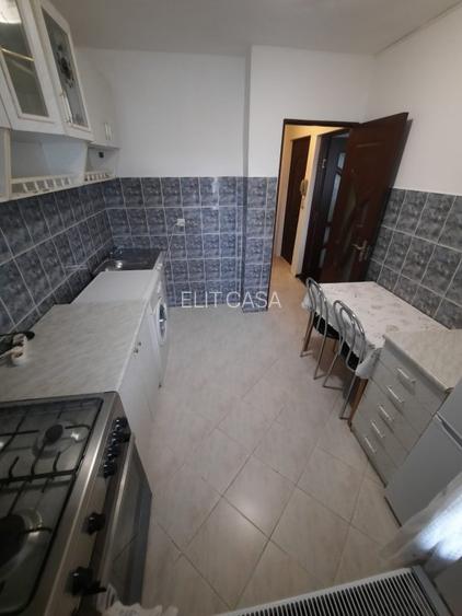 Apartament cu 1 camera decomandat, zona Nicolina - 5