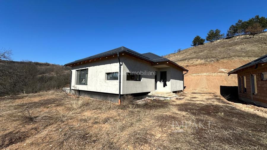 Casa pe un nivel | Teren 2.977 mp | Panorama deosebita | Suceagu - 2