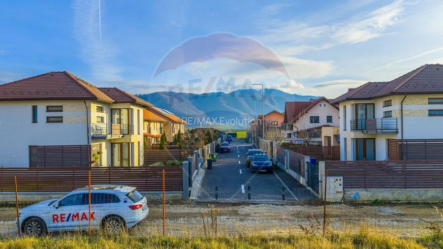 COMISION 0%| Ghimbav| 885 mp| View Postavaru - 9