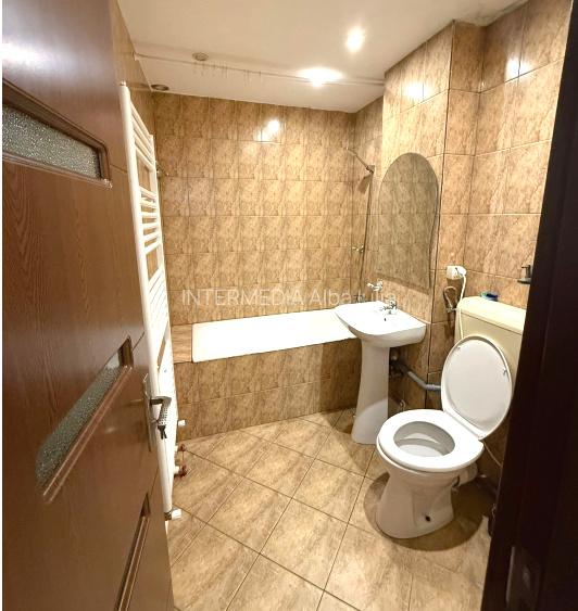 Apartament 2 Camere 54 mp Balcon Etaj 1 CETATE Piata Renovat-Finisat-Mobilat - 2