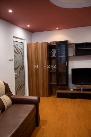 Apartament cu 2 camere, etajul 3/4, zona Podu Ros - 4