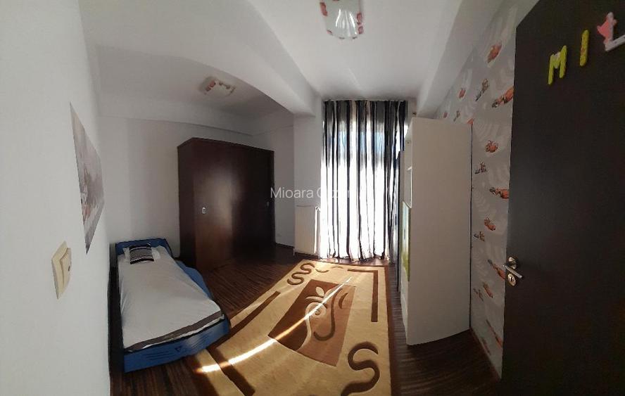 Piata Alba Iulia, ap 3 camere, etaj 3/4 , bloc 2011 - 8