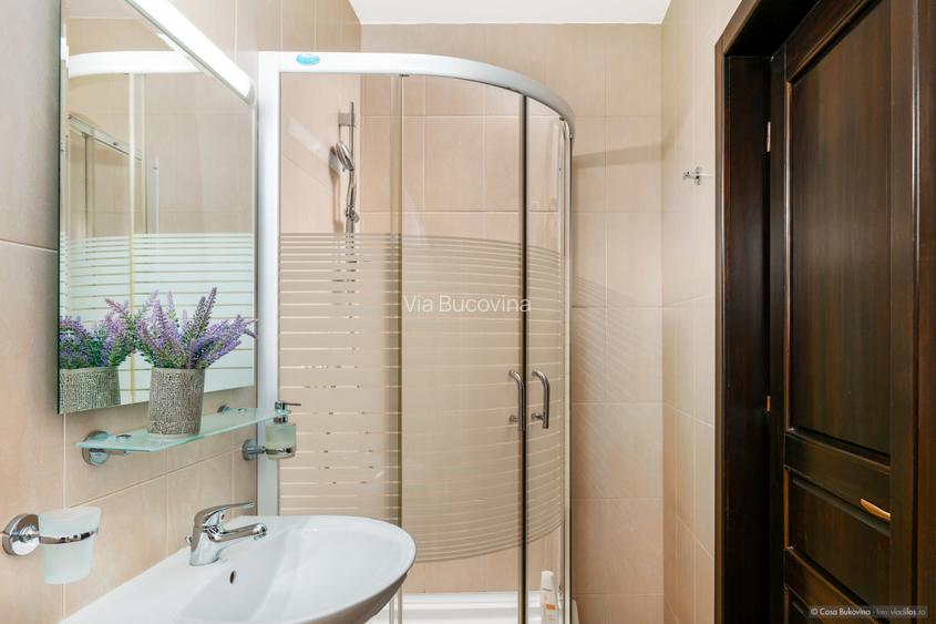 Casa de locuit sau vacanta 5 camere, 5 bai, 2600mp teren langa Humor - 25