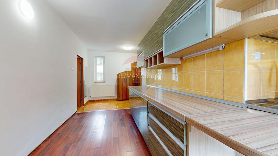 De închiriat: apartament 4 camere pe 2 nivele - 7