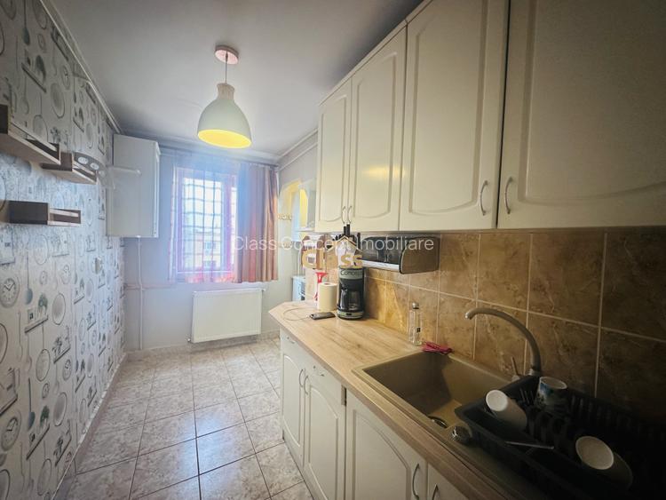 Apartament 2 camere | Decomandat | 49 mpu | zona Mehedinti Manastur  - 2