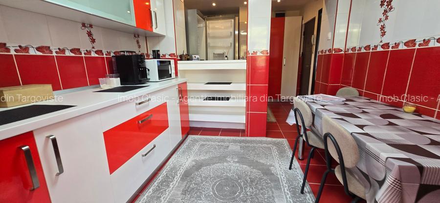 Micro  3 Târgoviște,  vânzare apartament 3camere, Etaj 1 - 15