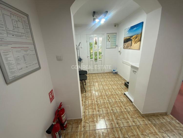 Se vinde 1/2 din Cabinet stomatologic, parter, 42,88mp, antifonat sonic, Decebal - 7