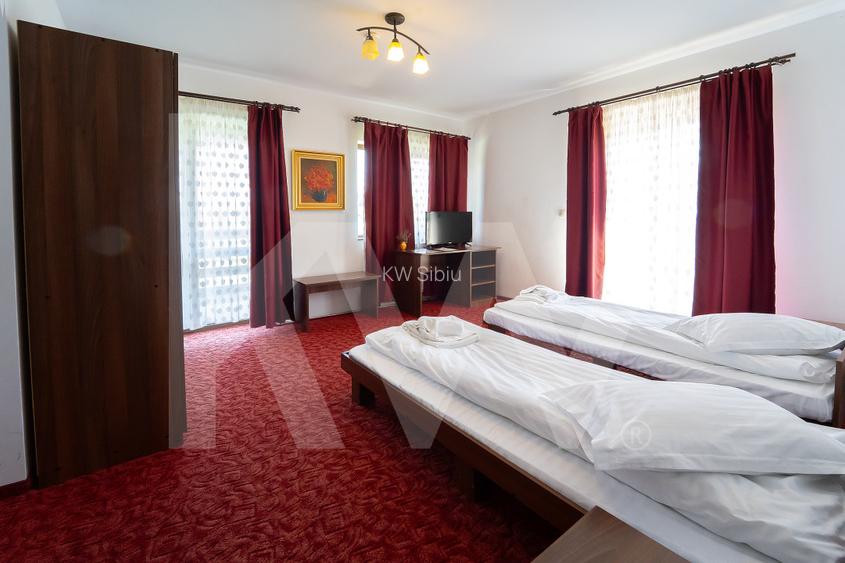 Vila exclusivista cu piscina si panorama de vis Cisnadioara - 21