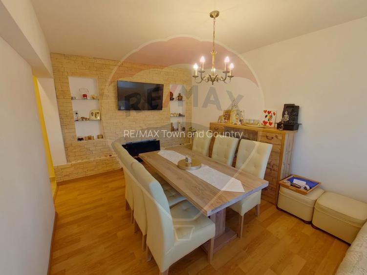 Apartament cu 4 camere de vânzare, Piața 1 Decembrie 1918 - 2