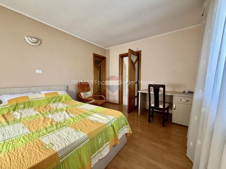 Casa/Vilă Str Vrancei - 16