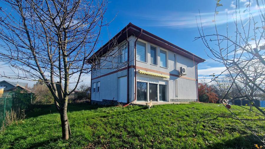 Casa modernă în Darza – 402 mp construiți, Fotovoltaice si Garaj