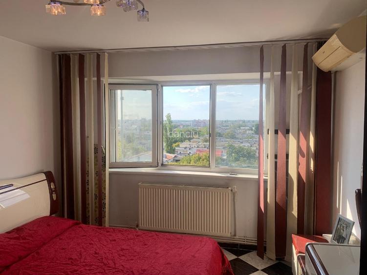 Proprietar apartament 3 camere, loc parcare - 12