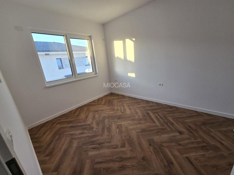 Duplex aproape de Zone2. Cu CF la zi. 4 Dormitoare. - 10