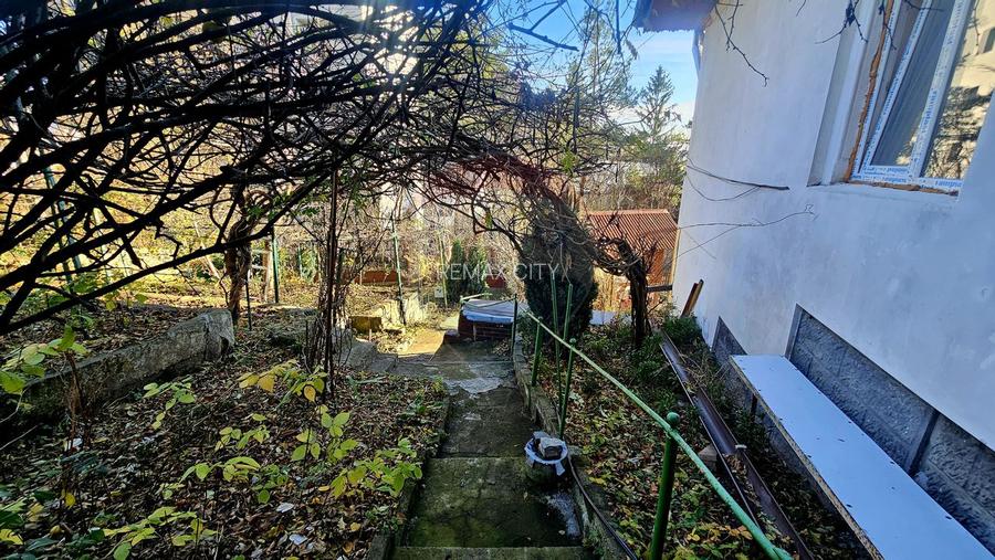 Apartament cu 3 camere de vânzare în zona Central - 23