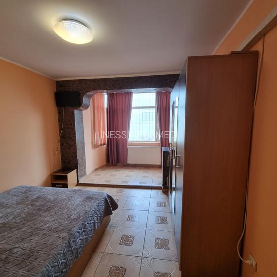 PIATA UNIRII , BD IC BRATIANU, LANGA METROU, AP 2 CAM MOBILAT SI UTILAT - 15