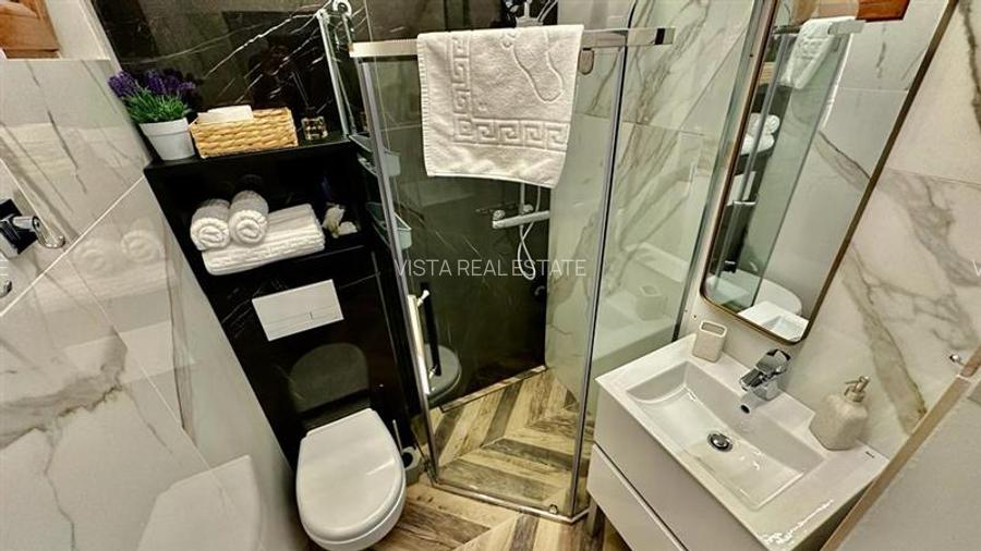 Afacere regim hotelier, doua unitati,  zona Piata Unirii-Brasov - 15