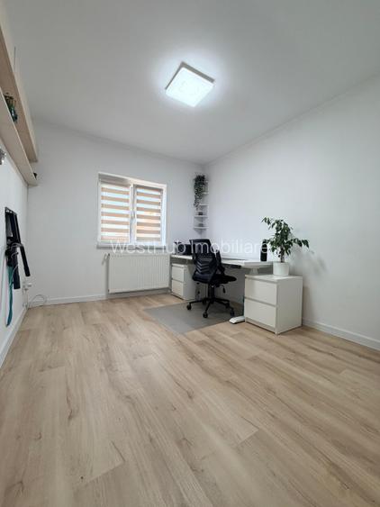 Apartament spatios, 4 camere, decomandat, 87 mp utili + 2 balcoane - Sagului - 5