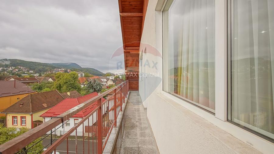 CENTRAL - Vila  DE INCHIRIAT  - pretabila diverse businessuri - 26