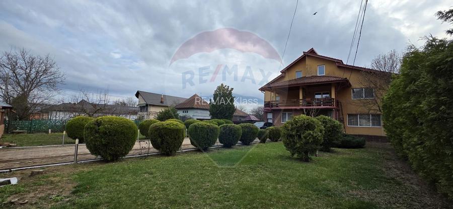 Casa 5 camere teren generos 3156 mp in Adanca, Dambovita - 3