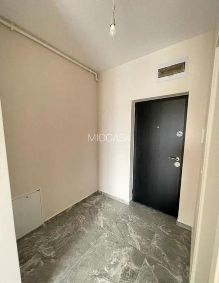 La asfalt. Aproape de Profi. Etaj 1. - 4