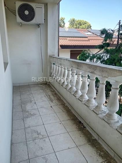 Vila spatioasa cu centrala si curte proprie -  Parcul Carol  - 19