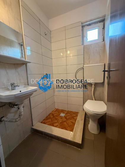 Inchiriere Casa P+1+M pentru muncitori | 30 locuri cazare | 2 bucatarii, curte - 16