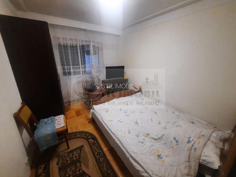 Apartament 3 camere decomanadat, etaj 2/4, zona Cug, 128.000 Euro - 3