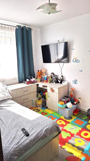 Apartament 3 camere 50mp +garaj mobilat utilat  52.000eur neg - 2