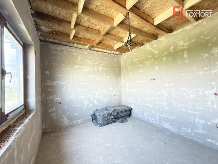 Casa cu 4 camere, interior la gri si exterior la rosu in Sacalaz - 15