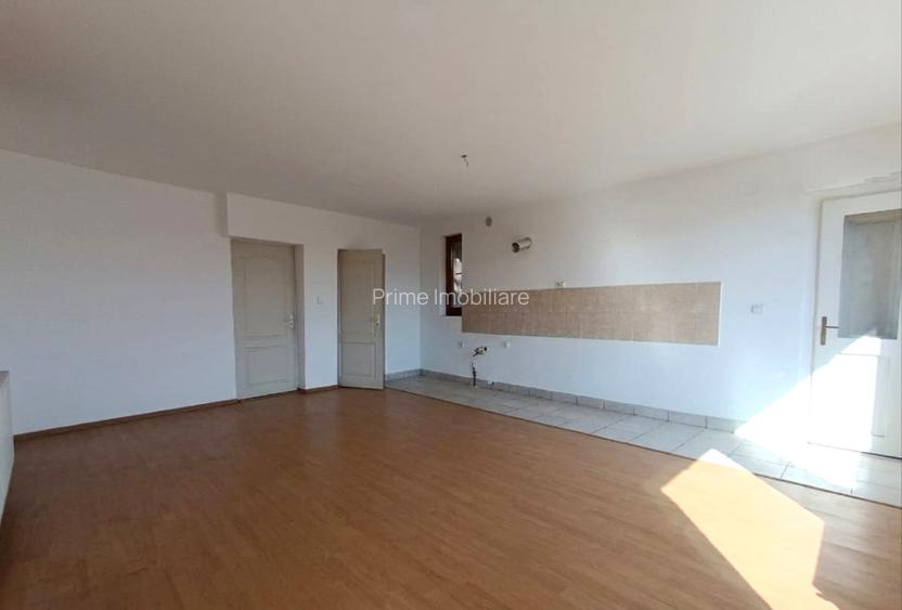 Casă renovabilă 185 mp, teren 1100 mp, zonă centrală – Teiuș - 3