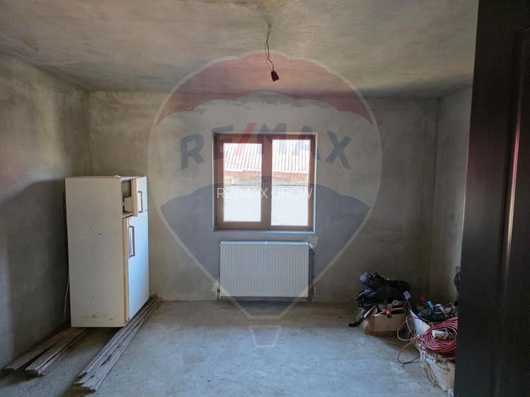 De vanzare casa solida cu teren generos si acces facil Lespezi Bacau - 17