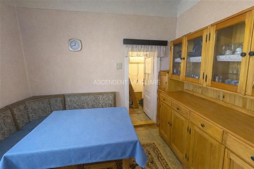 Casa:farmec traditional,gradina,curte,acces auto,pivnita,pod,anexe,Remetea,Targu - 4