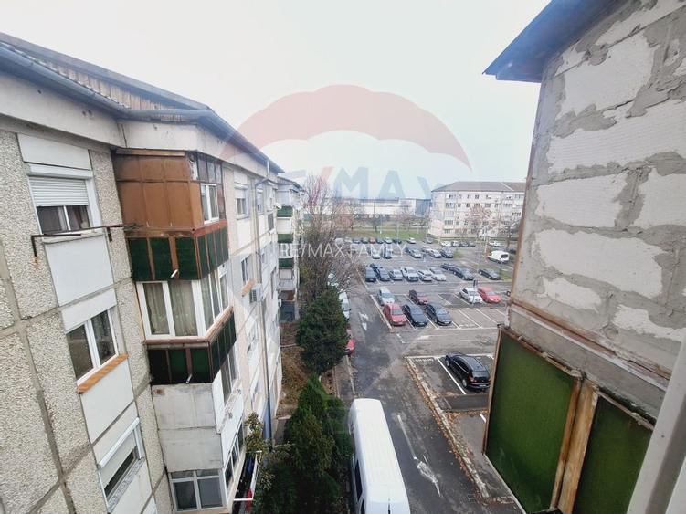 Apartament cu 3 camere de vânzare în zona Nufarul - 10