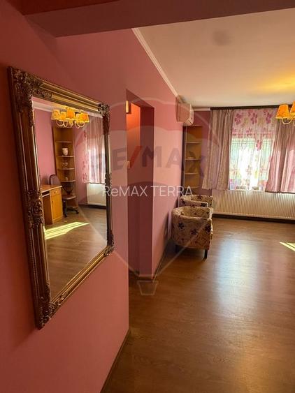 DE INCHIRIAT  APARTAMENT 4 camere zona centrala - 11
