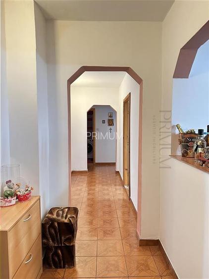 SAGULUI - 3 Camere - Decomandat - Centrala proprie - Bloc anvelopat - 7