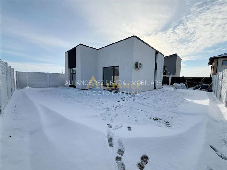 | STR. ZANELOR | CASA GATA DE MUTAT | 3 camere - 2 bai - 330 mp - 2