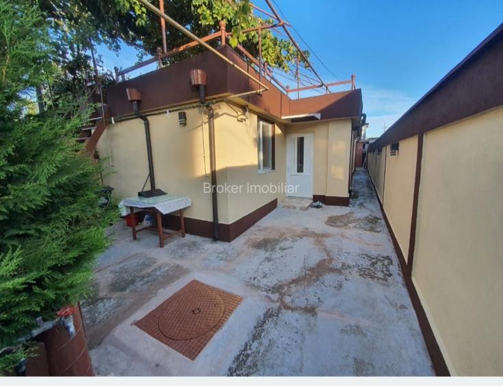 Casa la cheie 3 camere decomandate, zona Medeea - 2