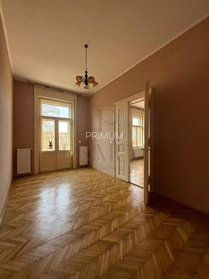 SINAIA - ISTORIC - 5 CAMERE - DECOMANDAT - 2 BAI - CENTRALA PROPRIE - CLIMA - RE - 9