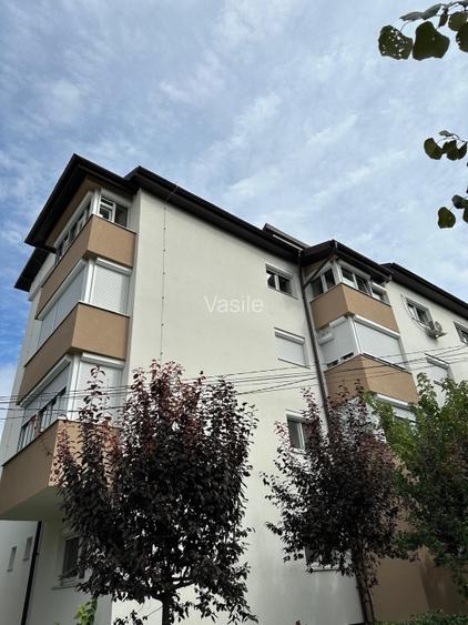 Apartament de vânzare - 4