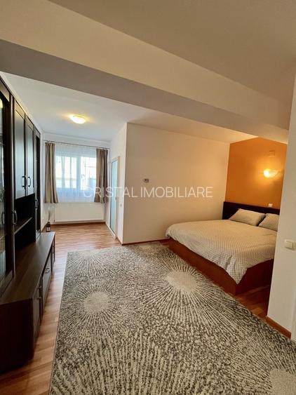 Garsonieră 45 mp cu grădină proprie, centrală, bloc tip vilă - 2