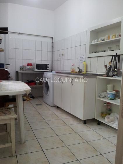 Vila 10 camere | Curte| Vitan | Metrou| Mihai Bravu 10' - 14