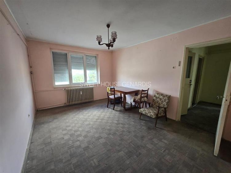 Apartament cu 2 camere  de vanzare  in Fagaras etaj 4 - 4