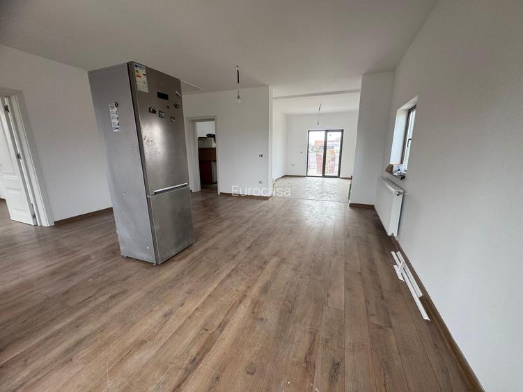 Casa individuala, exterior la gri! - 4